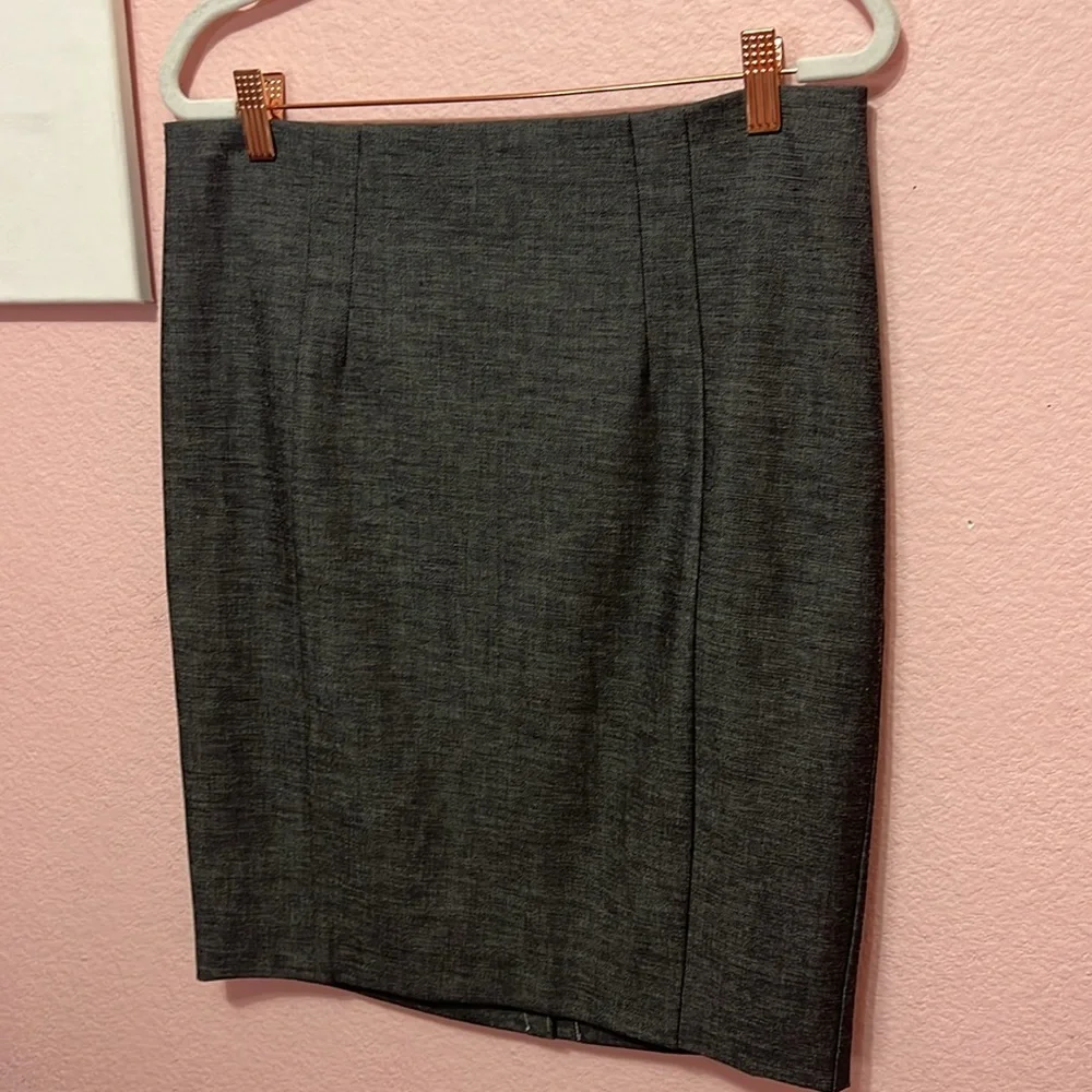 Express Gray Fitted Stretch Pencil Skirt. Size 8